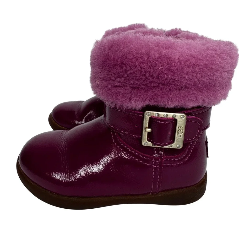 UGG sheepskin fold